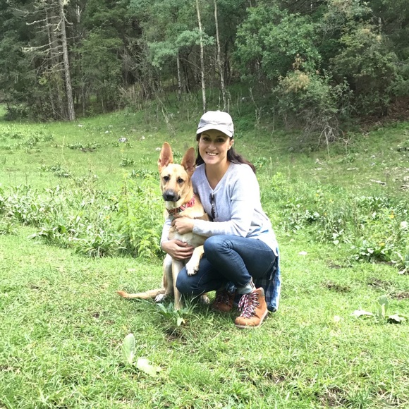 Meet your Posher, Jennifer - Picture 5 of 5